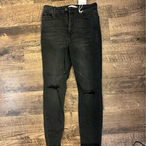 NWT Carly Jean Los Angeles Black skinny jeans size 9